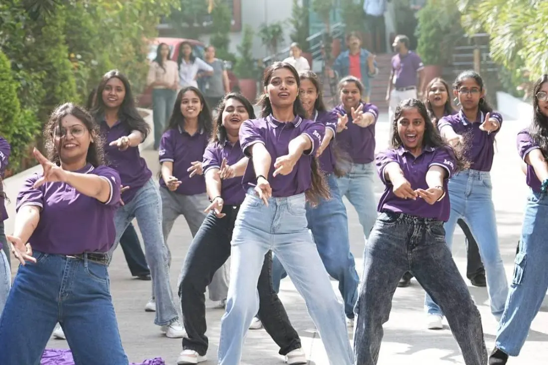 Varnika 2.0 flash mob performance