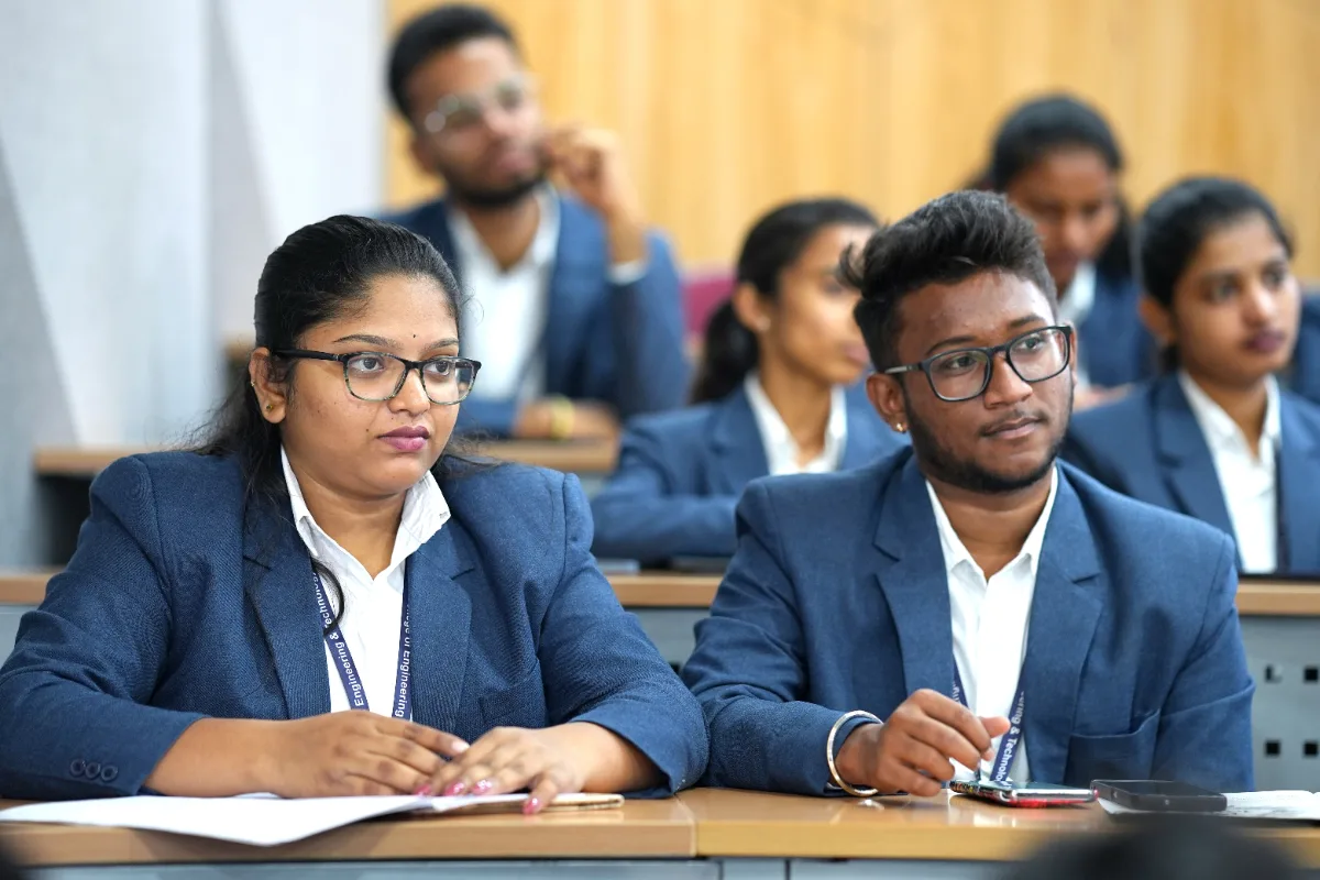 Student presenting at a Digital Marketing session